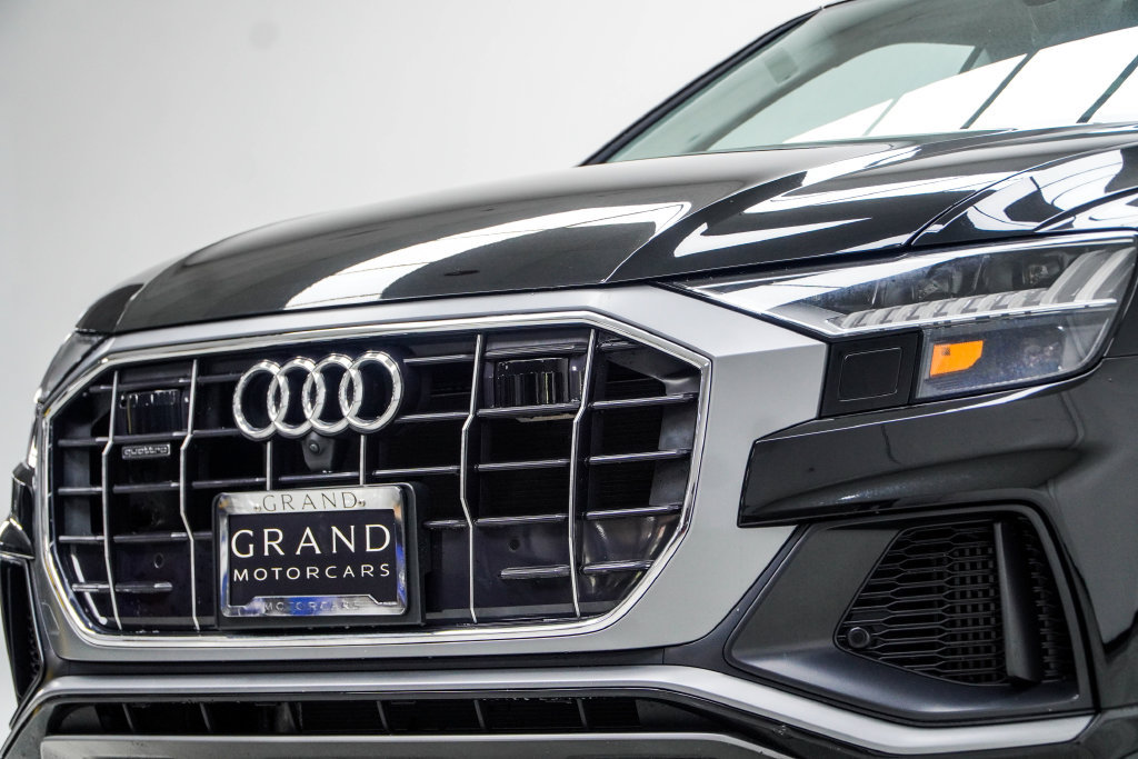 Used 2023 Audi Q8 Premium Plus AWD/4WD image 2