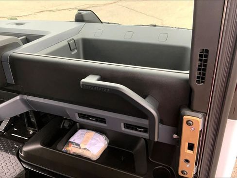 Used 2025 Chevrolet Brightdrop 400 image 18