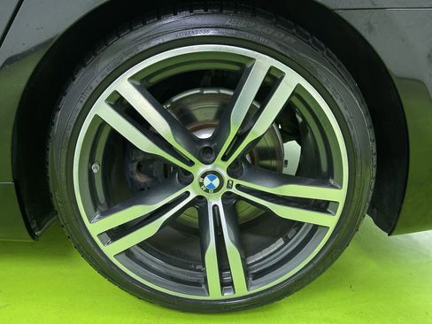 Used 2017 BMW 740i image 13