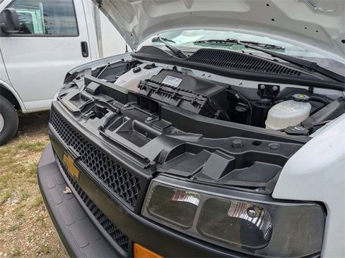 New 2025 Chevrolet Express 3500 w/ Power Convenience Package image 23