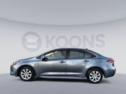 Used 2024 Toyota Corolla LE image 2