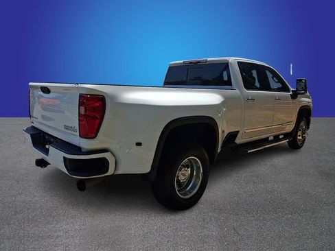Used 2024 Chevrolet Silverado 3500 High Country w/ Technology Package AWD/4WD image 4