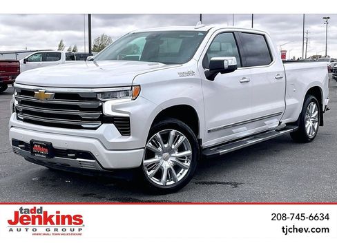 Used 2024 Chevrolet Silverado 1500 High Country w/ High Country Premium Package AWD/4WD image 1