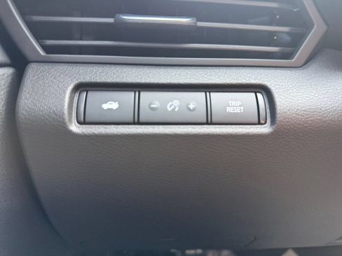 Used 2025 Nissan Altima 2.5 S FWD image 24