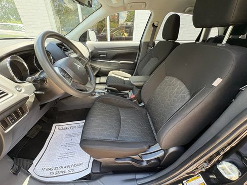 Used 2025 Mitsubishi Outlander Sport AWD image 26