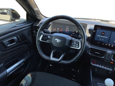 Used 2024 Ford Mustang GT RWD image 11