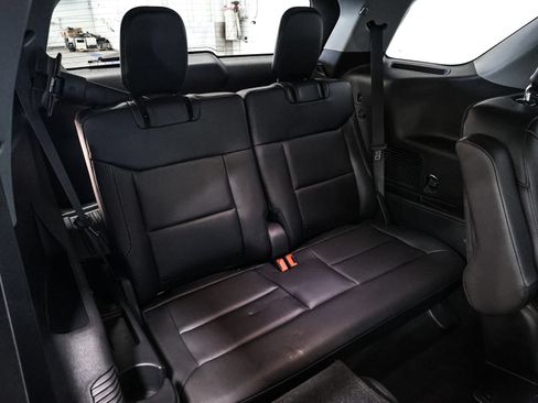 Used 2024 Ford Explorer XLT w/ Equipment Group 202A AWD/4WD image 24