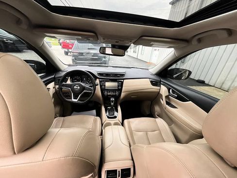 Used 2018 Nissan Rogue SL w/ Premium Package AWD/4WD image 32