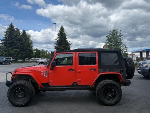 Used 2015 Jeep Wrangler Unlimited Sport w/ Quick Order Package 23S AWD/4WD image 2
