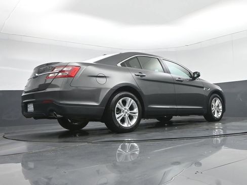 Used 2017 Ford Taurus SE image 50