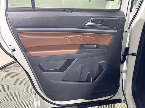 Certified 2022 Volkswagen Atlas SEL R-Line image 21