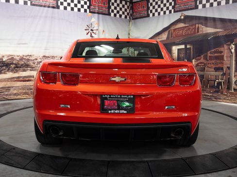 Used 2010 Chevrolet Camaro SS w/ Black Stripe Package RWD image 3