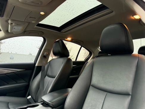 Used 2016 INFINITI Q50 3.0t Premium w/ Driver Assistance Package image 8