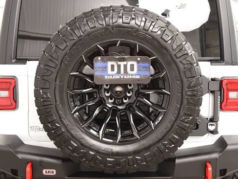 Used 2026 Jeep Wrangler Unlimited Rubicon AWD/4WD image 31