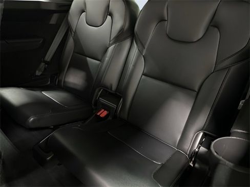 Used 2022 Volvo XC90 T5 Momentum w/ Advanced Package image 24