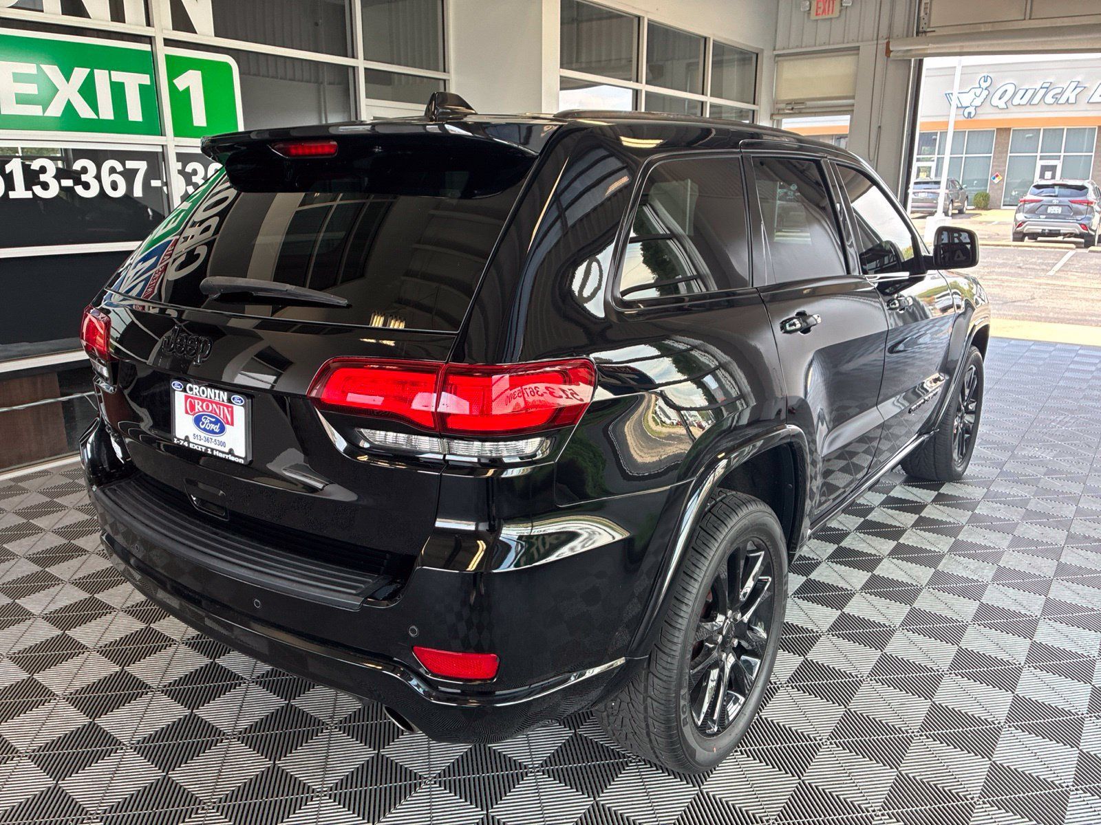 Used 2020 Jeep Grand Cherokee Altitude AWD/4WD image 6