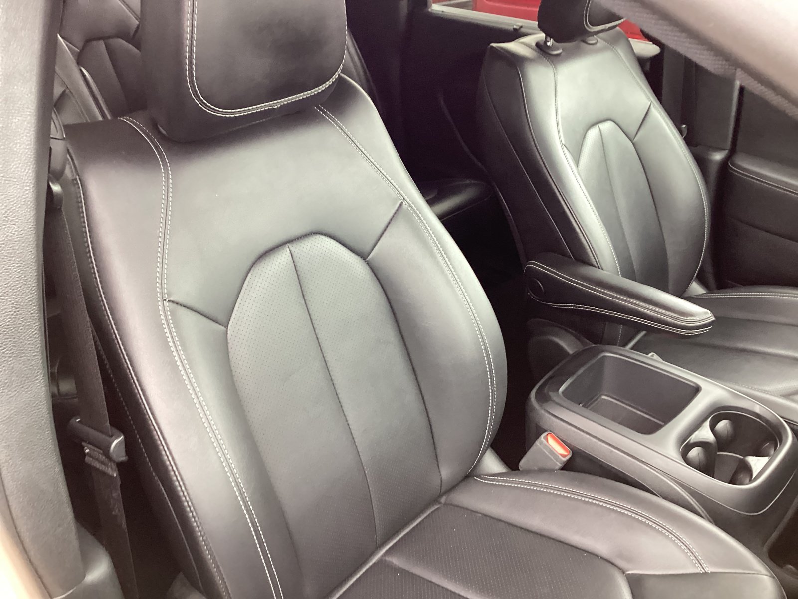 Used 2025 Chrysler Pacifica Select FWD image 17