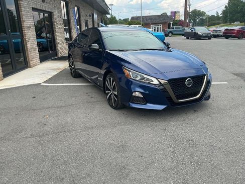 Used 2020 Nissan Altima 2.5 SR FWD image 3
