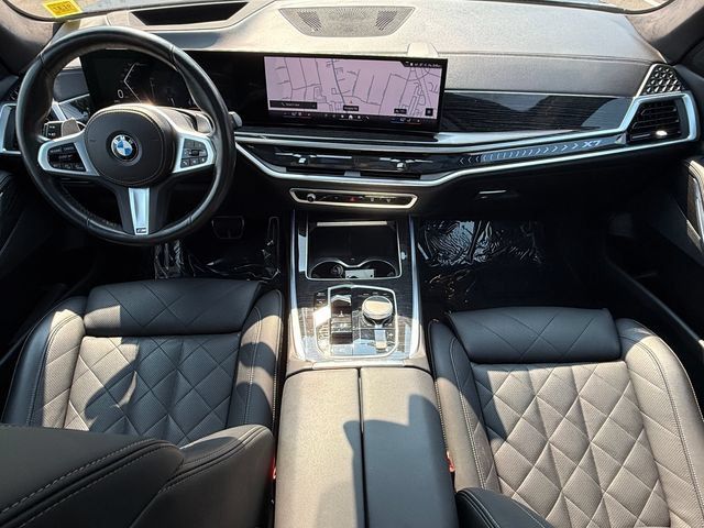 Used 2024 BMW X7 xDrive40i w/ M Sport Package AWD/4WD image 13