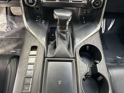 Used 2024 Lexus LX 600 4WD w/ Luxury Package image 17