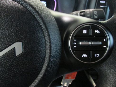 Used 2025 Kia Soul LX w/ LX Technology Package image 16