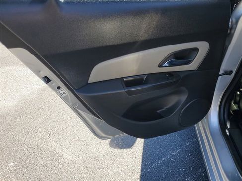 Used 2015 Chevrolet Cruze LS image 12