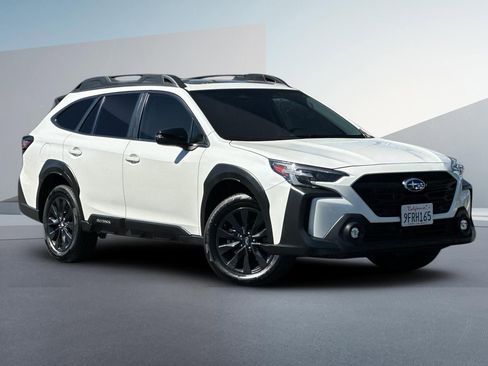 Used 2023 Subaru Outback Onyx Edition AWD/4WD image 2