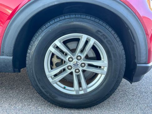 Used 2020 Ford Explorer XLT image 33