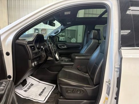 Used 2023 GMC Yukon XL SLT w/ SLT Luxury Package AWD/4WD image 7