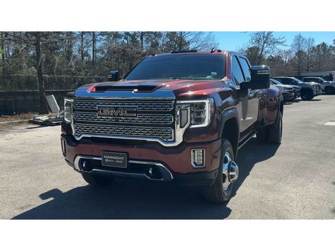 Certified 2022 GMC Sierra 3500 Denali w/ Denali Ultimate Package image 4