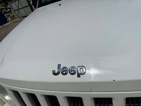 Used 2012 Jeep Liberty Sport AWD/4WD image 11