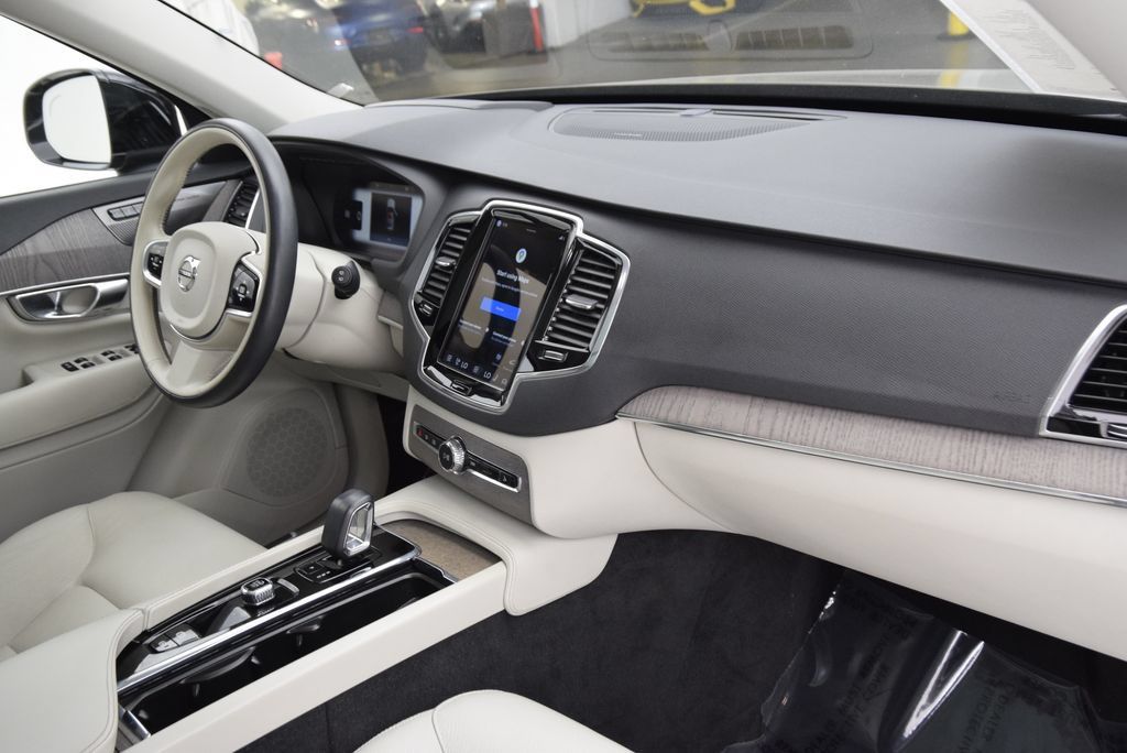 Used 2023 Volvo XC90 B5 Plus w/ Protection Package Premier AWD/4WD image 15