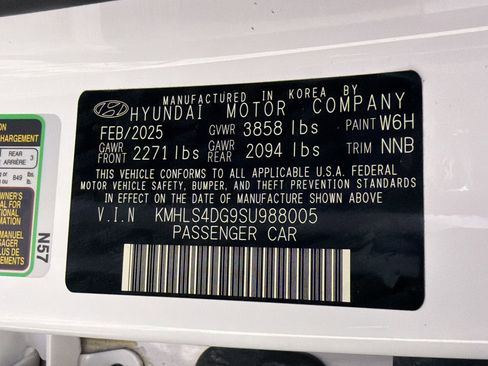 Used 2025 Hyundai Elantra SEL FWD image 19