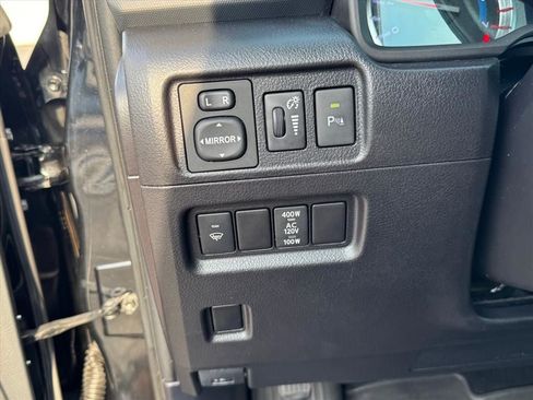Used 2016 Toyota 4Runner Limited AWD/4WD image 23