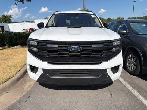 Used 2025 Ford Expedition Active AWD/4WD image 3