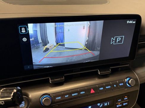 Used 2025 Hyundai Kona SEL image 14