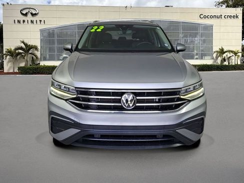 Used 2022 Volkswagen Tiguan SE FWD image 2