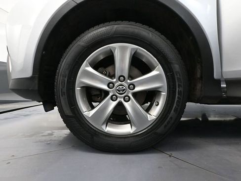 Used 2015 Toyota RAV4 XLE image 16