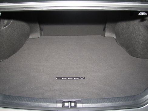 Used 2024 Toyota Camry SE image 16