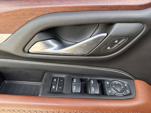 Used 2024 GMC Yukon Denali Ultimate image 15