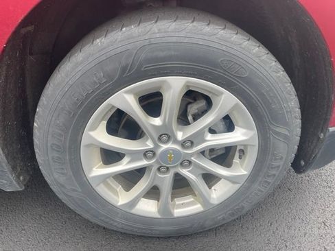 Used 2018 Chevrolet Equinox LT FWD image 13