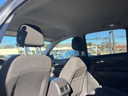 Used 2023 Chevrolet Equinox LT image 50