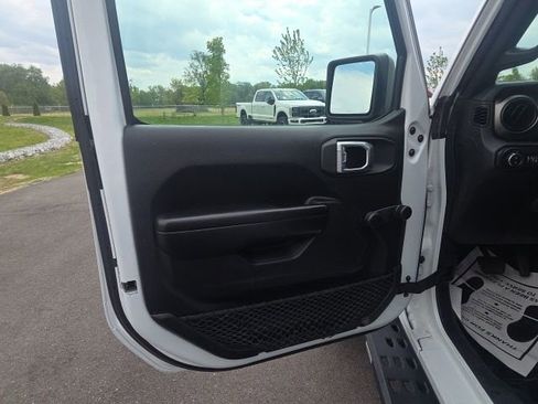 Used 2021 Jeep Gladiator Sport w/ Trailer Tow Package AWD/4WD image 19