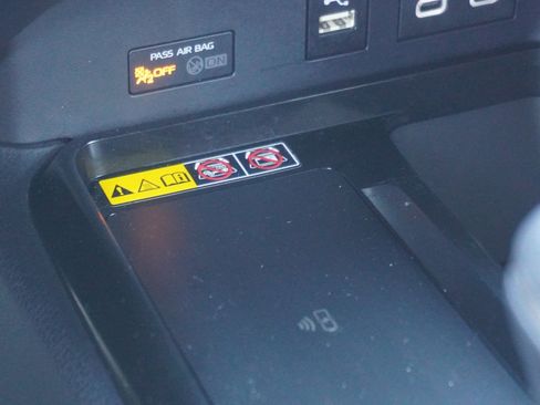 Used 2025 Toyota Camry SE w/ Convenience Package FWD image 23