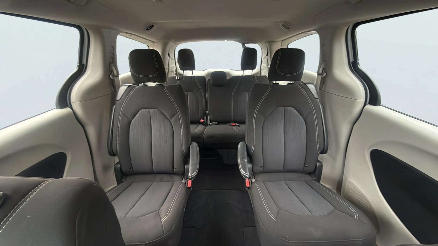 Used 2024 Chrysler Voyager LX FWD image 18