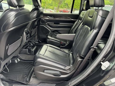 Used 2021 Jeep Grand Cherokee L Limited AWD/4WD image 17