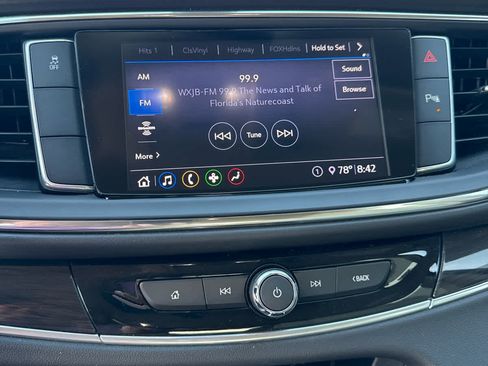 Used 2021 Buick Enclave Essence FWD image 18