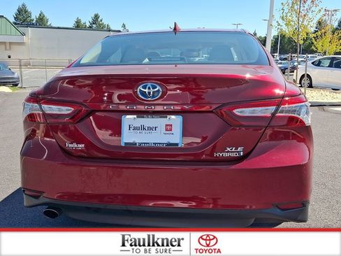 Certified 2019 Toyota Camry XLE FWD image 5