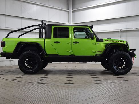 Used 2025 Jeep Gladiator Rubicon w/ Safety Group AWD/4WD image 8