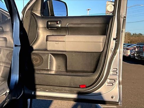 Used 2013 Toyota Tundra 2WD CrewMax image 22